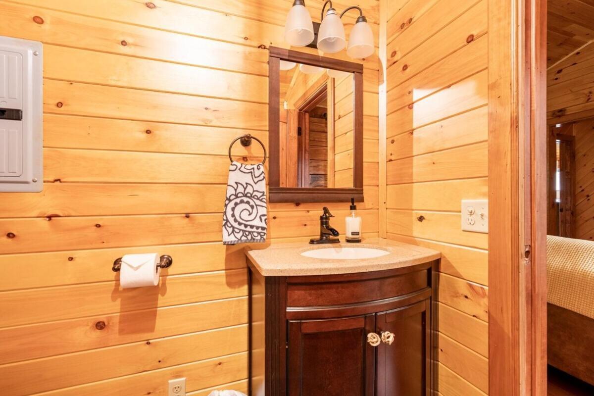 Secluded Wooded Cabin Near The Hocking Hills New Straitsville Dış mekan fotoğraf